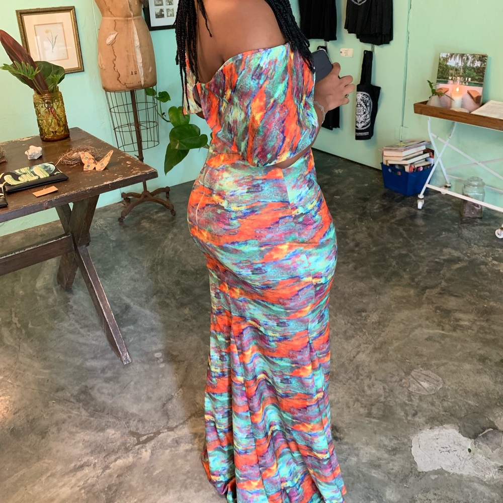 Body corn multicolor dress.